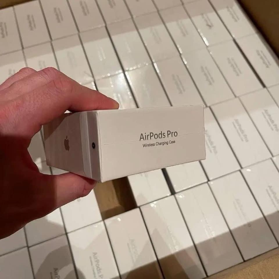 airpod max & airpod pro per pallet AirPod Max & AirPod Pro per pallet