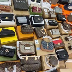 Branded Ladies Hand bags 200 pieces per pallet